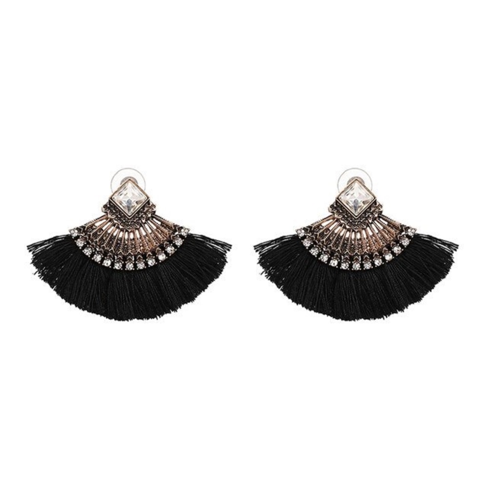 3/30 Bohemian Fan Tassle Earrings